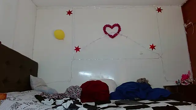 Snapshot of picante70_ chatting on 10-22-25, 10:48 picante70 online show from 10-22-25, 10:48