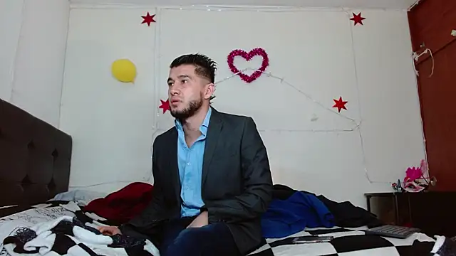 Snapshot of picante70_ chatting on 11-01-25, 10:39 picante70 online show from 11-01-25, 10:39