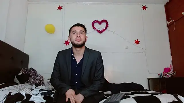 Snapshot of picante70_ chatting on 11-02-25, 11:01 picante70 online show from 11-02-25, 11:01