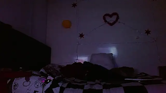 Snapshot of picante70_ chatting on 11-04-25, 09:41 picante70 online show from 11-04-25, 09:41