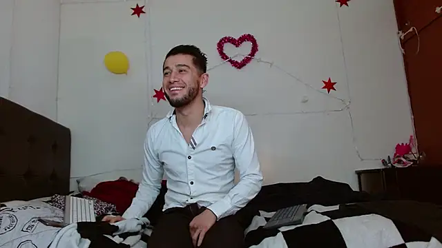 Snapshot of picante70_ chatting on 11-06-25, 10:49 picante70 online show from 11-06-25, 10:49