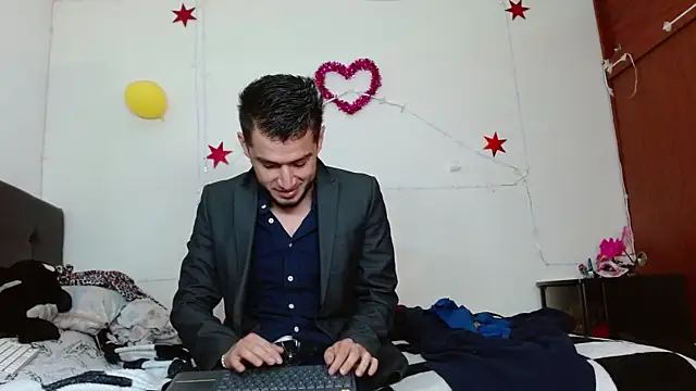 Snapshot of picante70_ chatting on 11-07-25, 10:26 picante70 online show from 11-07-25, 10:26