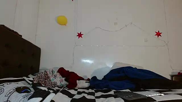 Snapshot of picante70_ chatting on 11-25-25, 10:48 picante70 online show from 11-25-25, 10:48