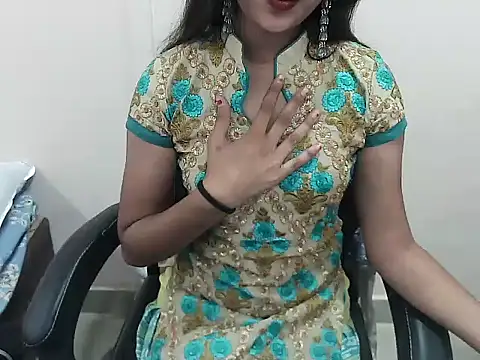 Snapshot of notty_heena chatting on 10-15-25, 04:12 notty heena online show from 10-15-25, 04:12