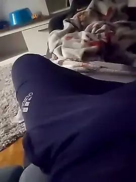 Snapshot of szabi1995 chatting on 11-04-25, 10:53 szabi1995 online show from 11-04-25, 10:53