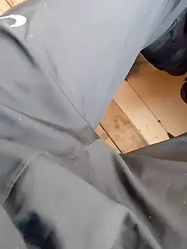 Snapshot of szabi1995 chatting on 11-15-25, 07:27 szabi1995 online show from 11-15-25, 07:27