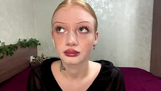 Snapshot of Iamlylu chatting on 11-21-25, 05:17 Iamlylu online show from 11-21-25, 05:17