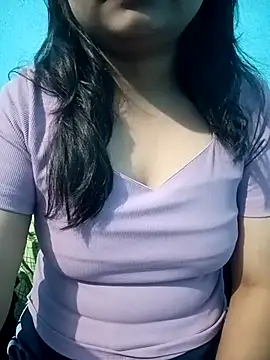 Snapshot of Model_Show01 chatting on 10-27-25, 04:33 Model Show01 online show from 10-27-25, 04:33