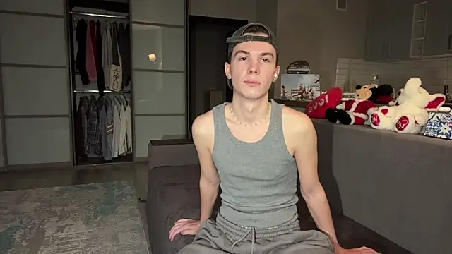 Jeremy1Scott online show from 11-21-25, 03:27