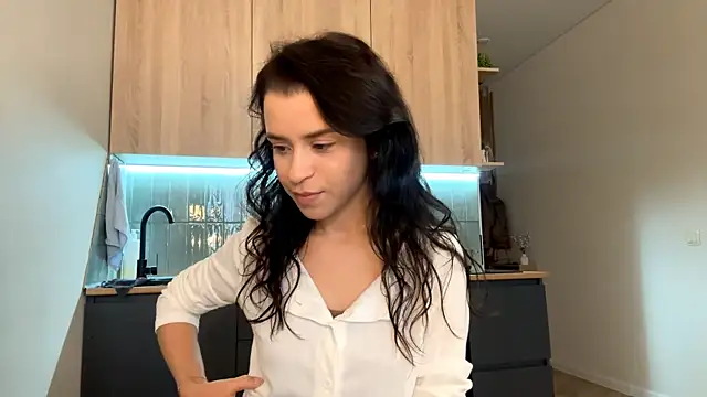 Snapshot of CeredAlum chatting on 10-18-25, 08:15 CeredAlum online show from 10-18-25, 08:15