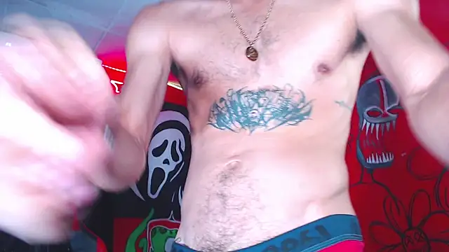 Snapshot of Monsterdominationx chatting on 10-15-25, 06:35 Monsterdominationx online show from 10-15-25, 06:35