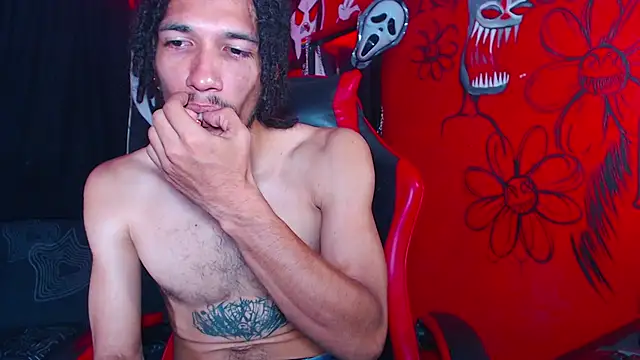 Snapshot of Monsterdominationx chatting on 11-04-25, 01:43 Monsterdominationx online show from 11-04-25, 01:43