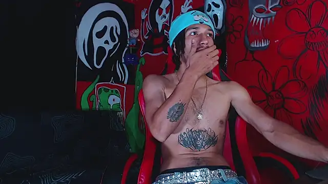 Snapshot of Monsterdominationx chatting on 11-06-25, 08:15 Monsterdominationx online show from 11-06-25, 08:15