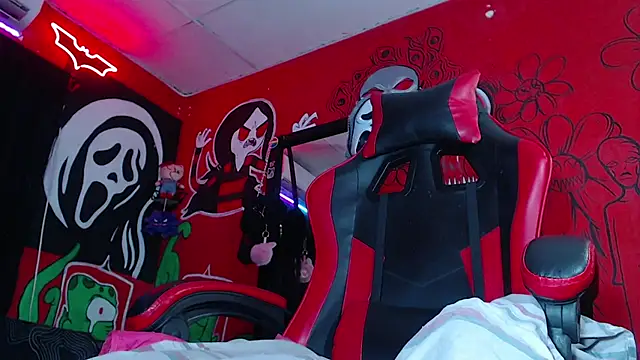 Snapshot of Monsterdominationx chatting on 11-10-25, 12:20 Monsterdominationx online show from 11-10-25, 12:20