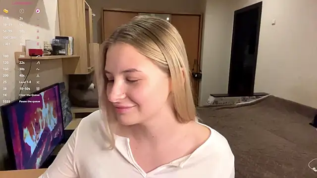 Snapshot of VictoriaMystery chatting on 11-03-25, 04:52 VictoriaMystery online show from 11-03-25, 04:52