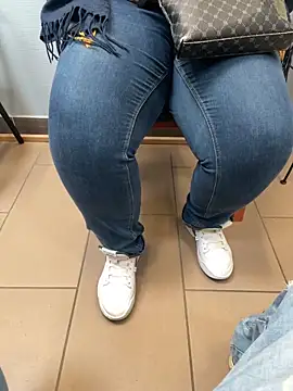 Snapshot of kevetvivi chatting on 11-29-25, 09:23 kevetvivi online show from 11-29-25, 09:23