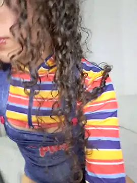 Snapshot of danna_gomez_07 chatting on 10-25-25, 04:31 danna gomez 07 online show from 10-25-25, 04:31