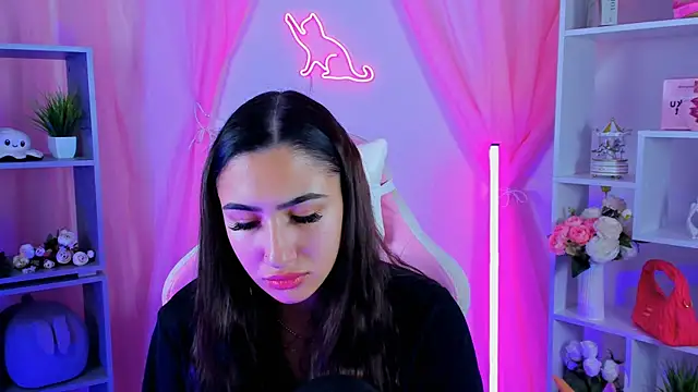 Snapshot of RebeckaThornton chatting on 10-29-25, 09:33 RebeckaThornton online show from 10-29-25, 09:33