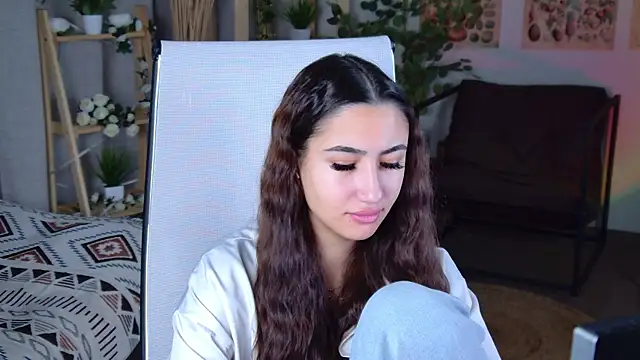 Snapshot of RebeckaThornton chatting on 11-29-25, 08:28 RebeckaThornton online show from 11-29-25, 08:28