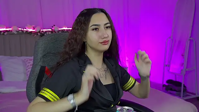 Snapshot of RebeckaThornton chatting on 12-15-25, 09:46 RebeckaThornton online show from 12-15-25, 09:46