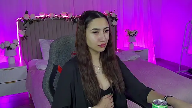 Snapshot of RebeckaThornton chatting on 12-18-25, 09:59 RebeckaThornton online show from 12-18-25, 09:59