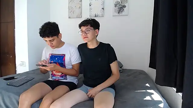 SpritzBoys online show from 10-28-25, 01:25