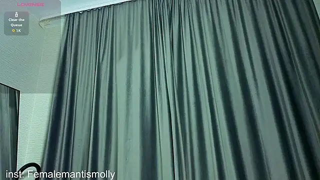 Snapshot of MissPompadure chatting on 11-20-25, 02:01 MissPompadure online show from 11-20-25, 02:01