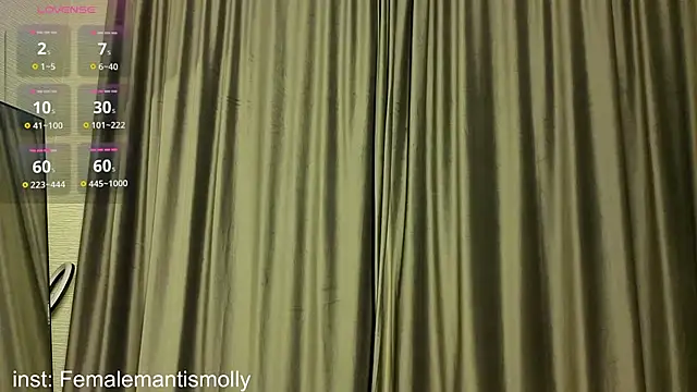 Snapshot of MissPompadure chatting on 12-01-25, 02:27 MissPompadure online show from 12-01-25, 02:27