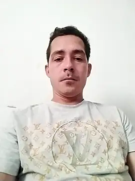 Snapshot of David_man33 chatting on 10-14-25, 06:42 David man33 online show from 10-14-25, 06:42