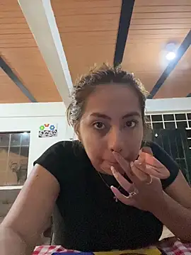 Snapshot of Emily_Joee chatting on 10-19-25, 03:51 Emily Joee online show from 10-19-25, 03:51