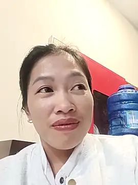 Snapshot of -Paige- chatting on 10-14-25, 03:24 -Paige- online show from 10-14-25, 03:24