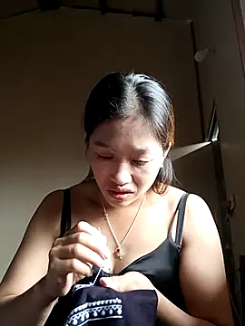 Snapshot of -Paige- chatting on 10-16-25, 05:30 -Paige- online show from 10-16-25, 05:30