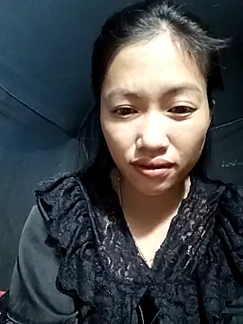 Snapshot of -Paige- chatting on 11-16-25, 12:11 -Paige- online show from 11-16-25, 12:11