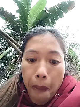 Snapshot of -Paige- chatting on 11-17-25, 12:49 -Paige- online show from 11-17-25, 12:49