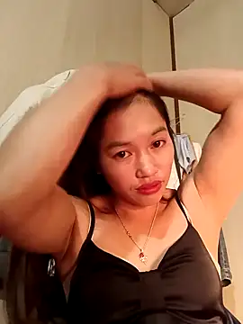 Snapshot of -Paige- chatting on 11-22-25, 10:58 -Paige- online show from 11-22-25, 10:58