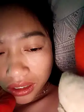 Snapshot of -Paige- chatting on 11-25-25, 09:26 -Paige- online show from 11-25-25, 09:26