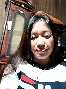 Snapshot of -Paige- chatting on 11-26-25, 11:33 -Paige- online show from 11-26-25, 11:33