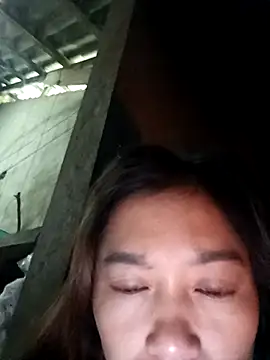 Snapshot of -Paige- chatting on 11-27-25, 12:02 -Paige- online show from 11-27-25, 12:02