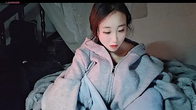 hyp0crite online show from 11-18-25, 03:16