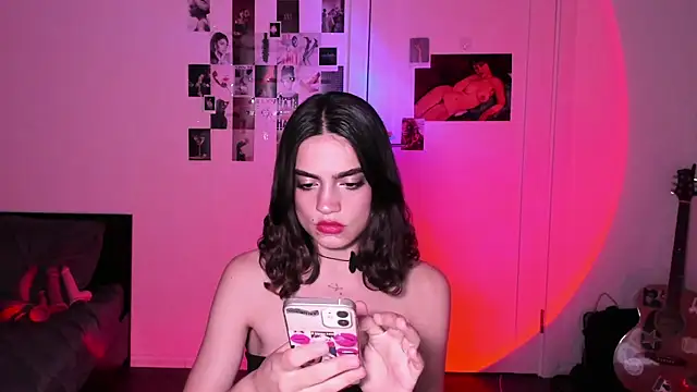 Snapshot of nightfloatt chatting on 10-15-25, 03:23 nightfloatt online show from 10-15-25, 03:23