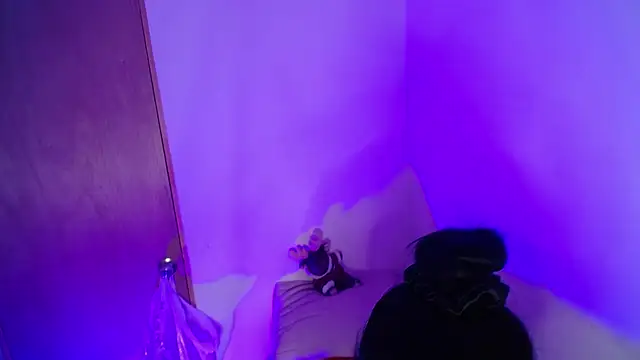 Snapshot of Miranda_kim_ chatting on 11-08-25, 11:47 Miranda kim online show from 11-08-25, 11:47