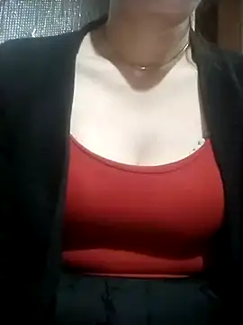 YiyinLy online show from 12-04-25, 12:36