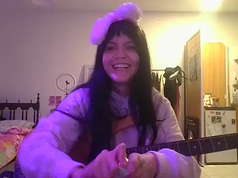 Snapshot of miapink33 chatting on 11-06-25, 01:39 miapink33 online show from 11-06-25, 01:39