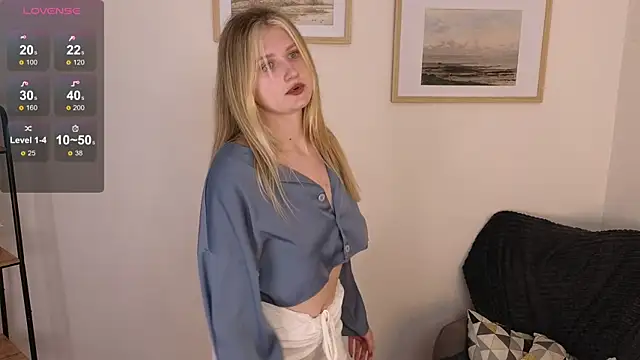 Snapshot of Shirley_Davis chatting on 10-30-25, 06:19 Shirley Davis online show from 10-30-25, 06:19