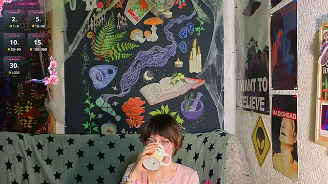 Snapshot of ReincarnatedAngel chatting on 11-24-25, 08:30 ReincarnatedAngel online show from 11-24-25, 08:30