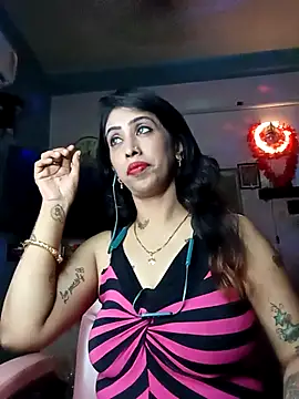 Snapshot of Darling_Annie chatting on 11-23-25, 05:46 Darling Annie online show from 11-23-25, 05:46