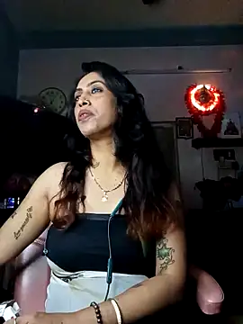 Snapshot of Darling_Annie chatting on 12-17-25, 06:58 Darling Annie online show from 12-17-25, 06:58