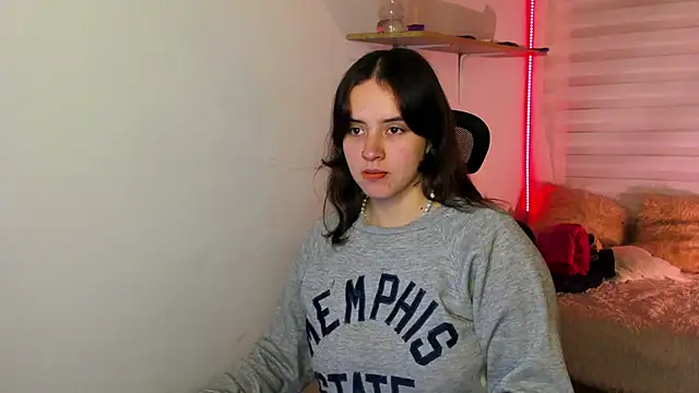 Emily Lindey online show from 11-12-25, 03:18