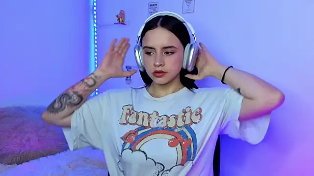 Emily Lindey online show from 02-13-26, 01:07