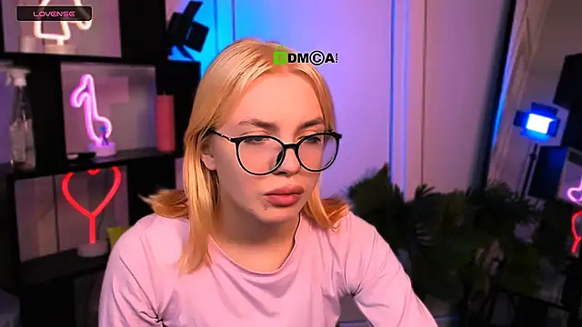 Snapshot of sendi_cais chatting on 12-17-25, 12:33 sendi cais online show from 12-17-25, 12:33